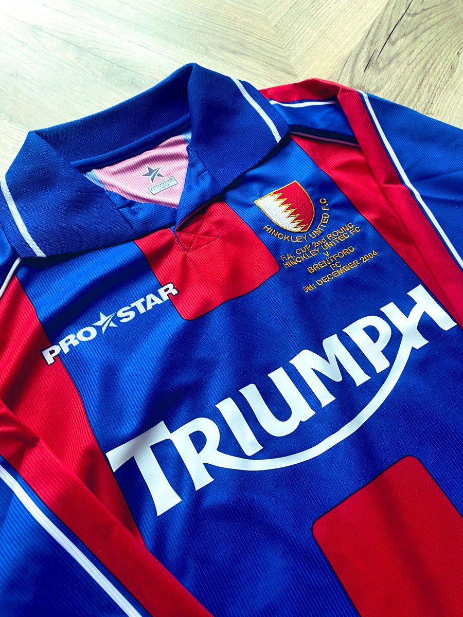 Wasn’t sure where to go this weekend but with this turning up this week. I think we’re off to <a href="/hinckley_afc/">Hinckley AFC</a> 🆚 <a href="/nptfc/">Newport Pagnell Town FC</a> 

Vinted find £2.80. Thanks <a href="/MiWorkwearLtd/">Mi Workwear Ltd</a> for repairing the shirt!