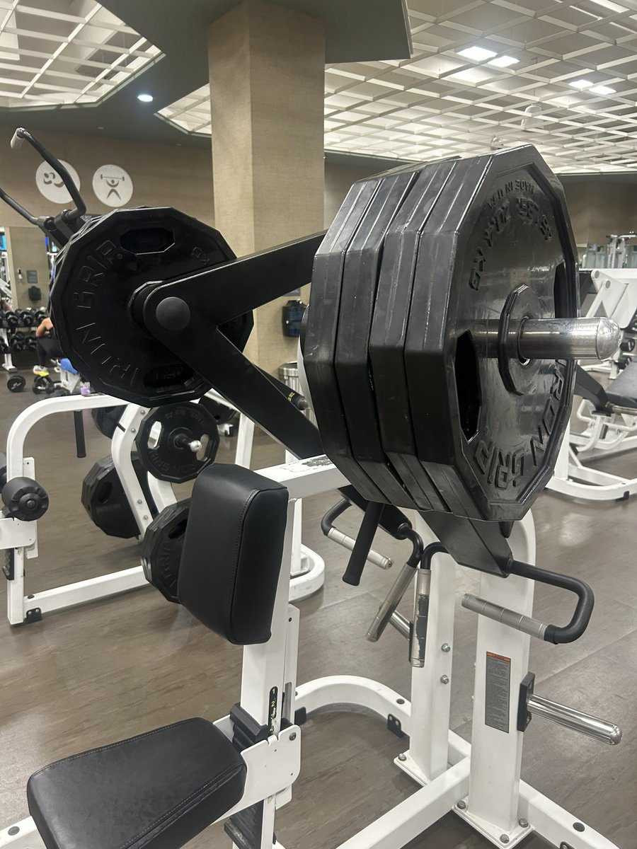 jayochoa84's tweet photo. Personal Record (PR) for me today with 4.5 reps. I feel I could maybe do two with 235lbs more on each side but I’ll wait on that. 👊💥
#Lifit https://t.co/9dqcqhSJib