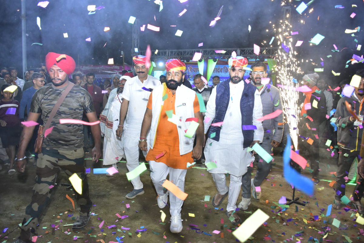 sstigerRP's tweet photo. कल रात्री जालोर जिले के रायथल में श्री पांडेशवर क्रिकेट क्लब द्वारा आयोजित क्रिकेट प्रतियोगिता का  शुभारंभ करने का सौभाग्य प्राप्त हुआ में समस्त आयोजन कमेटी को ह्रदय की गहराई से धन्यावाद देता हूं आपने जो मान सम्मान दिया उसके लिए सदेव आपका आभारी रहूँगा https://t.co/Os1AWEWE66