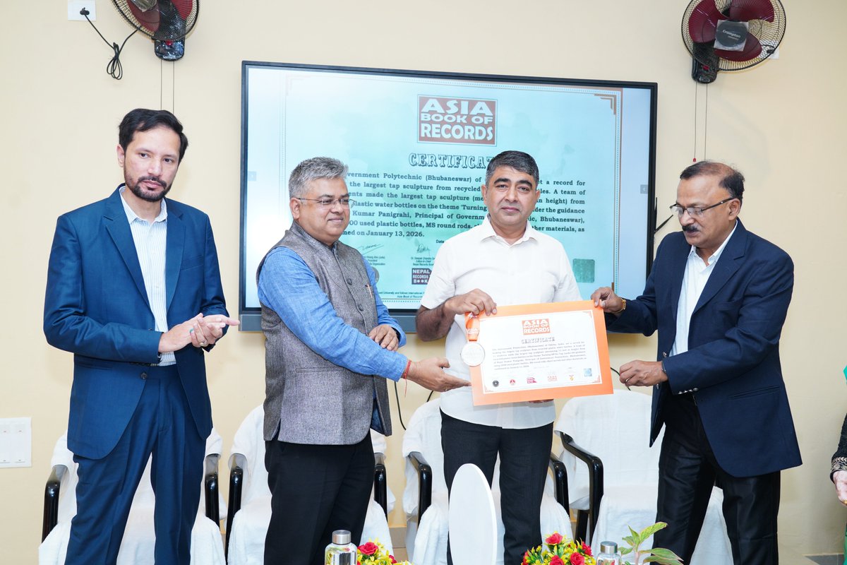 SDTEOdisha's tweet photo. He emphasized that #AI will not replace jobs, but create new opportunities, provided we equip ourselves with the right skills to harness its potential. #SkillingOdisha https://t.co/jL5W6LNrjv