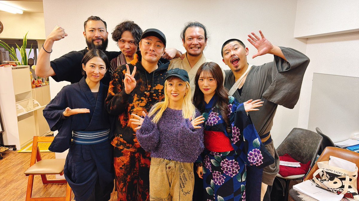 いよいよ今週末は #蜥蜴組 🦎

社長👨🏻「りさの演技やる？」
私🙋‍♀️「演技？できないです🤣」
👨🏻「福岡公演なんだけどどうする？」
私🙋‍♀️「やります‼️」

演技に手を出した経緯です🤣

私の性格そのままの役！
絶対見にきて下さい🩷