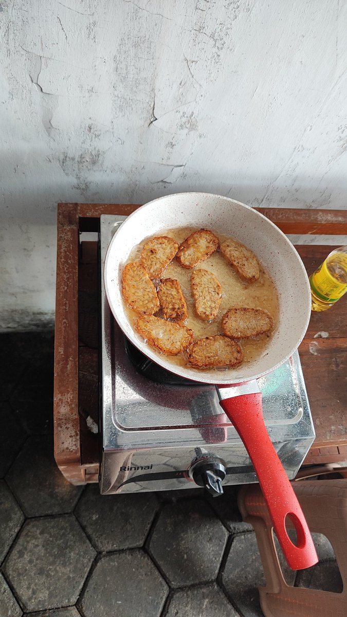 qaum_adam's tweet photo. cook at office🤤 https://t.co/lmbSGauTeK