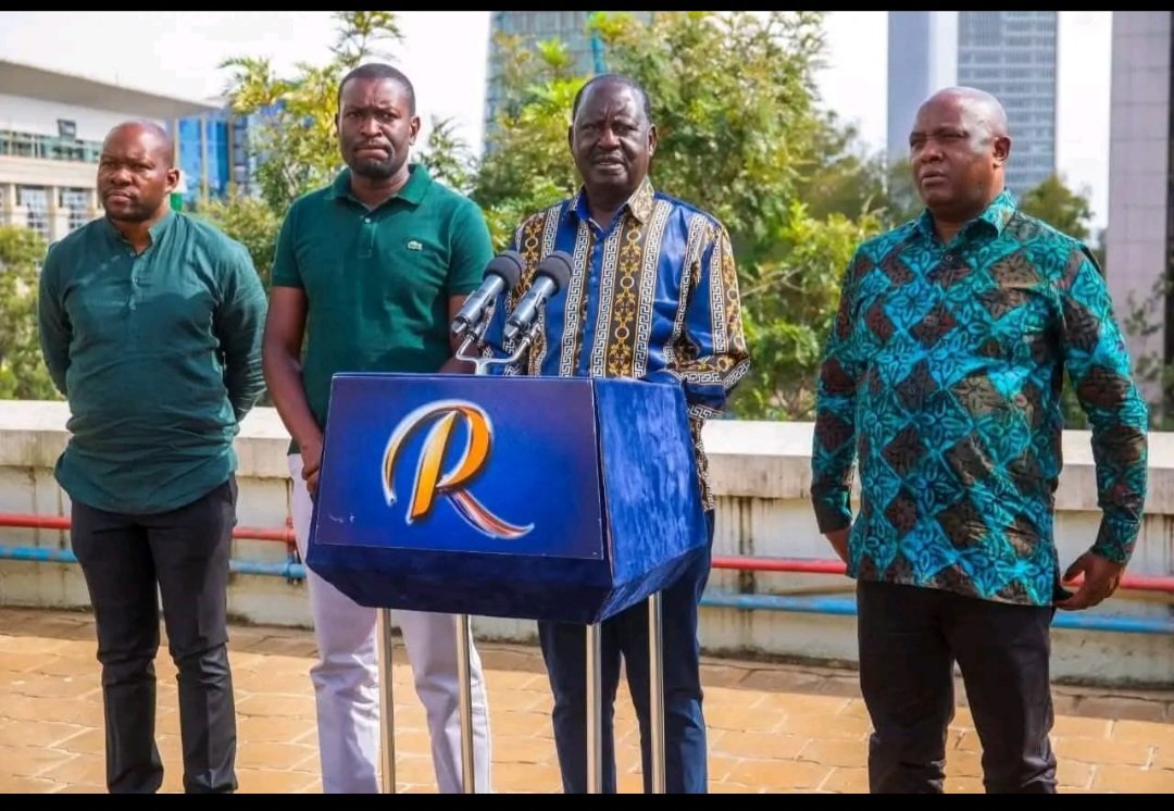 Honcalebamisi's tweet photo. Baba knew them so well, he identified the trio, @edwinsifuna ,Godfrey Osotsi and yours truly Caleb Amisi.

He called each one of us,paraded us at capitol hill office during 1 oclock news bulletin ;one year before he died ,Blessed us and released us to the world.

We shall protect Raila Odinga legacy by all means necesary .

Kenya needs a renaissance!