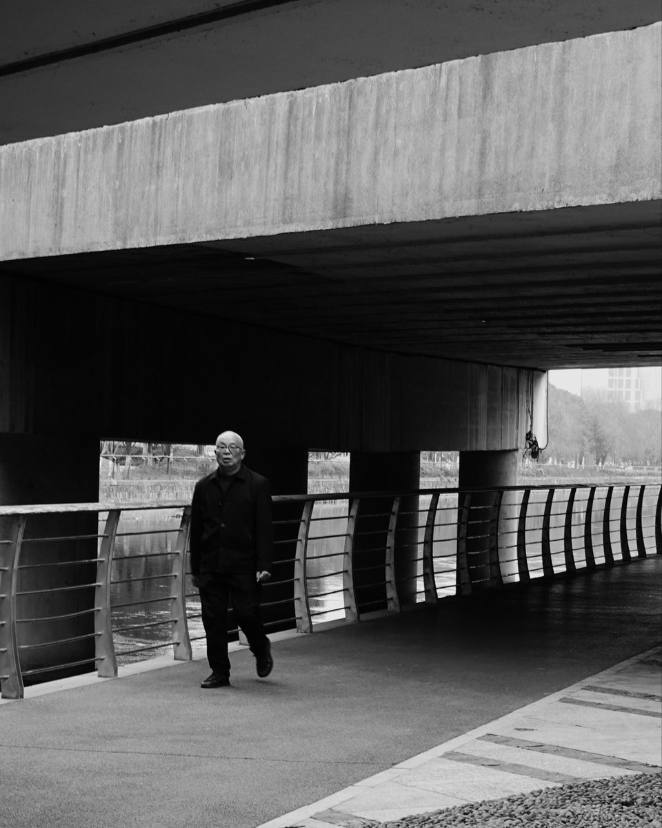 stanzy_500's tweet photo. A little walk in the park… #photograghy #BlackAndWhite #POTD https://t.co/lzv8gg9Hv8