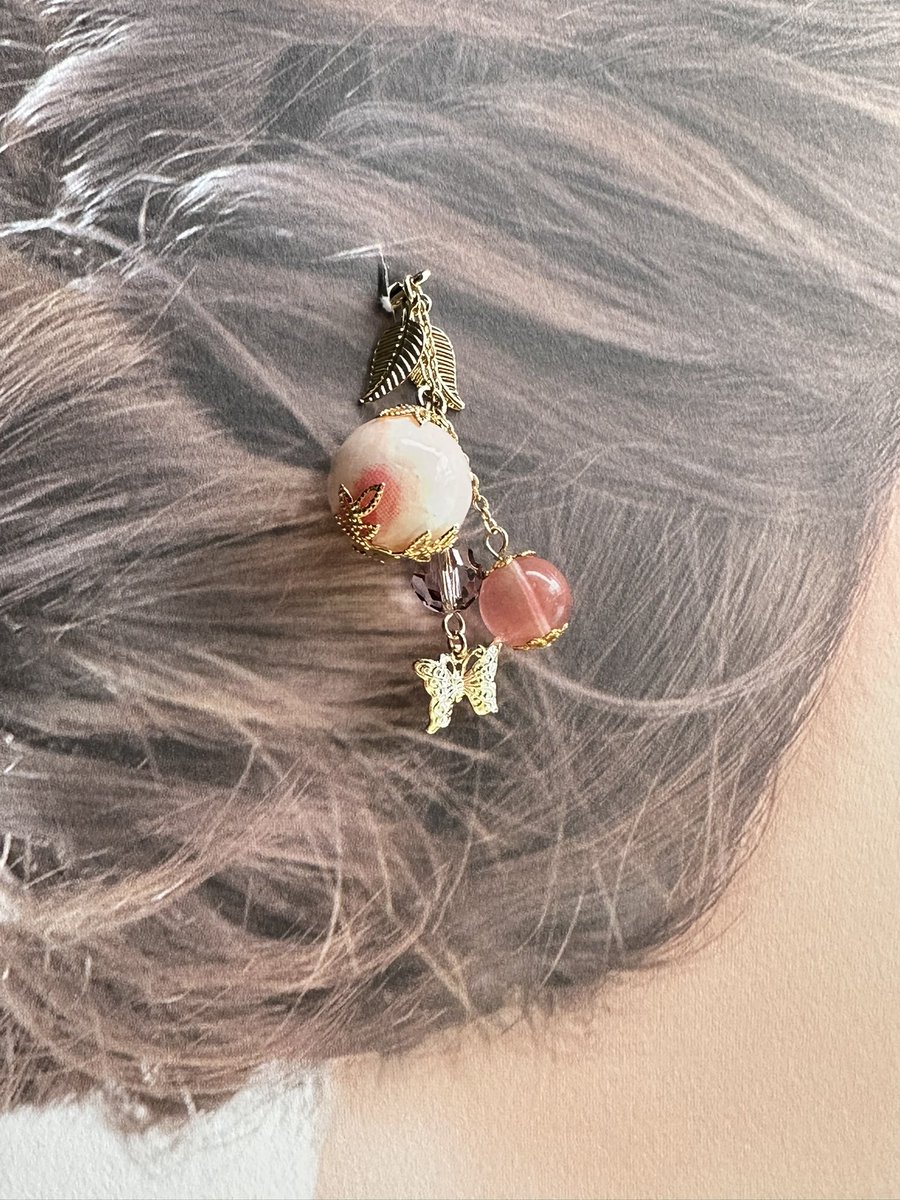 もうすぐ春🌸ですね✨️
羽衣から新作のお届けです
お出かけのワンポイントにぜひ❣️

【一本軸かんざし】デコとローズクォーツ
creema.jp/item/20442459/… 

次の対面イベントは〜
#アオイマルシェ 
3月20.21.22日 石川県展示館