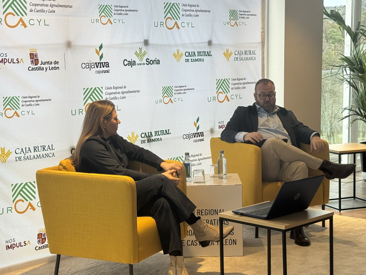La Distribución Alimentaria y su relación
con el sector agropecuario y cooperativo es motivo de exposición por parte de Isabel del Amo, directora de <a href="/asucyl/">ASUCYL Supermercados</a> y Julio Casado director de Cadena
Alimentaria de <a href="/Mercadona/">Mercadona</a> en Castilla y León