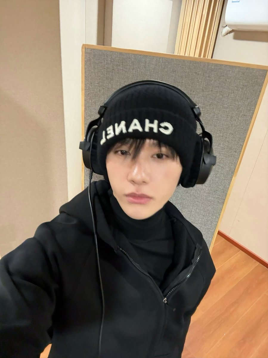 ที่เงียบๆคือไปอัดเพลงอยู่ครับอยากฟังเพลงใหม่แล้ว

#นายท่านกรชิต   #GaoQingchen  #Nine  #高卿尘  #小九高卿尘