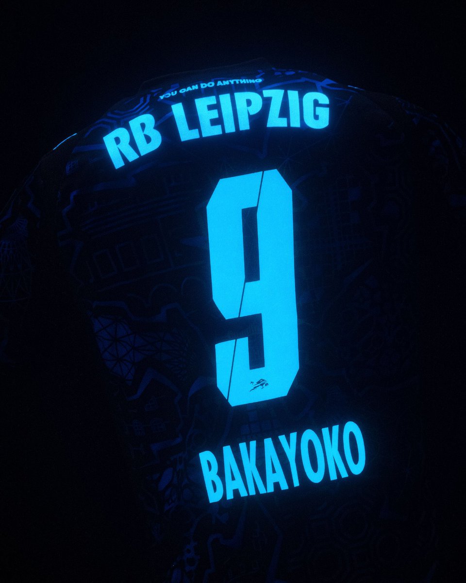O RB Leipzig lançou uma das camisas mais LINDAS da temporada!

O novo fardamento do time alemão simplesmente BRILHA NO ESCURO 🤯

Fera demais!