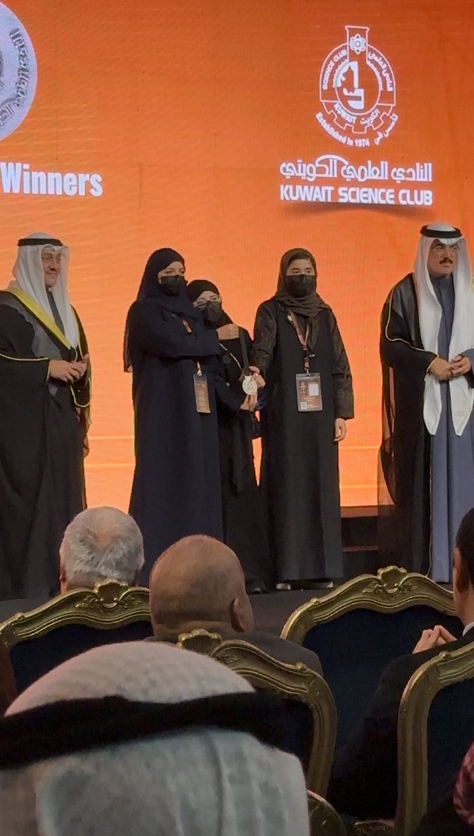 شـدَن tweet media