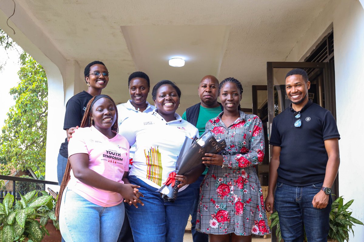 Some people will only get texts, we got flowers 😌🌹

Shoutout to the <a href="/SRHRAllianceUg/">SRHR Alliance Uganda</a>  for making our Valentine’s extra sweet .❤️

Happy Valentine's Day 🌹
#WeAreRestless #ValentinesDay