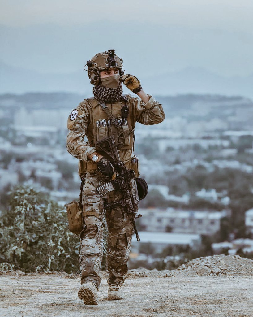 مونږ ویښ یو
تر څو شپه او ورځ د هیوادوالو په خدمت او د هیوادوالو د هوساینې لپاره تیره کړو
په هر حالت کې له تاسو دفاع زمونږ ایماني او وجداني دنده ده د سر په بیه یې کوو !
 إن شاء الله تعالی