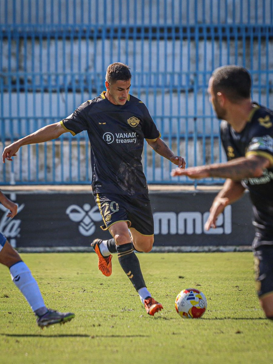 SDEjeaOficial's tweet photo. 🚨𝐎𝐅𝐈𝐂𝐈𝐀𝐋🚨

𝐃𝐢𝐞𝐠𝐨 𝐑𝐨𝐲𝐨 se une la SD Ejea✍️

Central zurdo con muchísima experiencia. Puede actuar también como lateral💪

🔝+ de 250 partidos en Segunda B / Segunda Federación🔥

¡Bienvenido a tu nueva casa!😍

#EstoesLuchán💙 https://t.co/cgFYiDKgJc