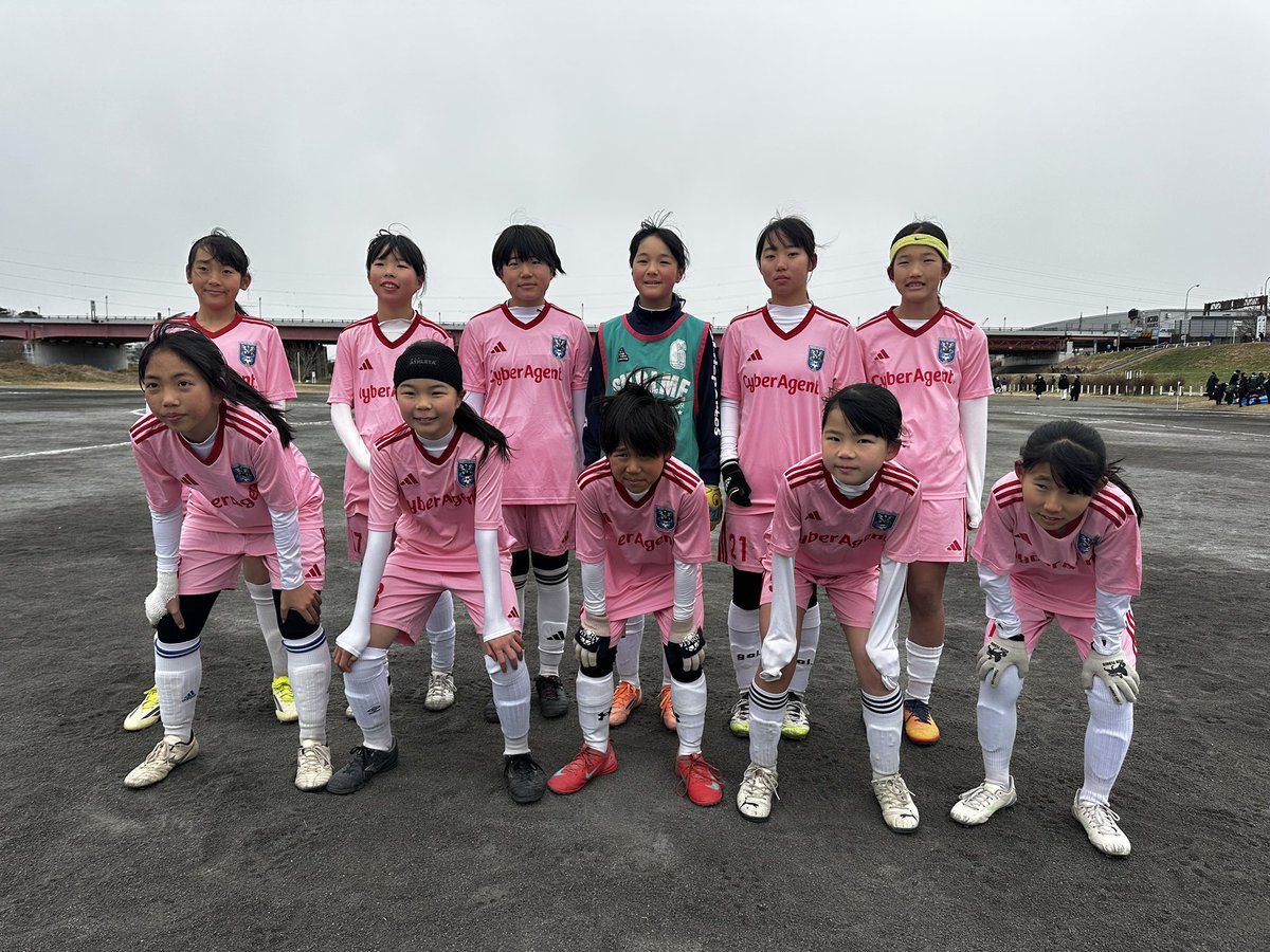 zelvia_school's tweet image. ／
町田市トレセン #町田ガールズ 活動
＼

先日、川崎市招待少女サッカー大会に参加しました！
今大会は、チームでボールを奪うことを意識して臨みました⚽️

寒い雪の中、一日お疲れ様でした❄️

週末は4.5年生が主役の大会に行きます🏃‍♀️
ひなコーチ

#MFA #zelvia #女子サッカー