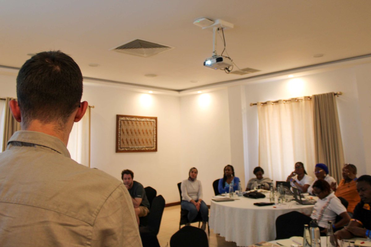 🌍Youthmakers Hub spent five days in Mombasa for the <a href="/aueuyouthvoices/">AU-EU Youth Voices Lab - Power of the Collective</a> Annual Review Meeting, sharing milestones, insights, and our app’s progress. Together with partners and youth reps, we shaped Year 3 priorities and deepened collaboration.🤝

#AUEUYouthVoicesLab