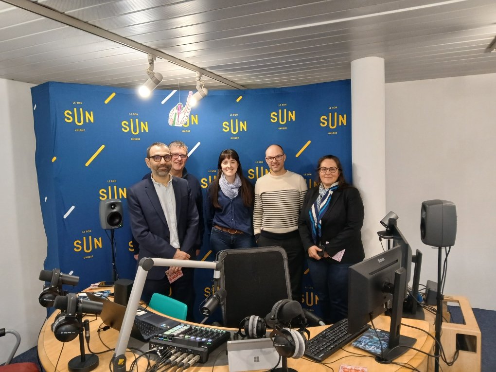 Arcom_Rennes's tweet image. Dans les studios de @LeSonUnique à #Angers, @RomainLaleix et Alain Poujade rencontrent l'équipe dirigeante de la radio. Echange passionnant sur l'avenir du média radio. Merci !