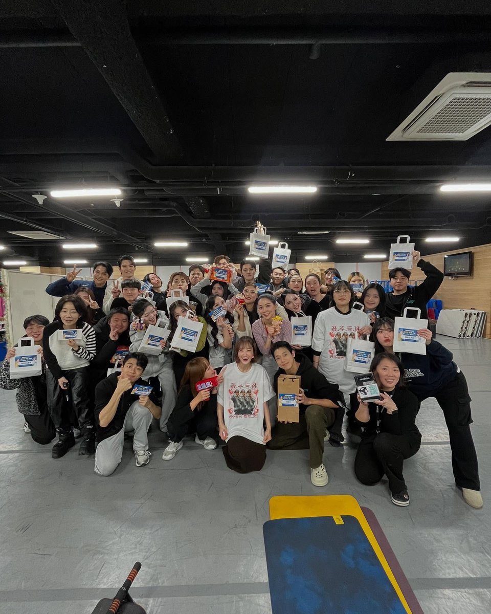 yuria_ymc's tweet photo. 인스타 인증 🩵 https://t.co/E4QSrSAdCY