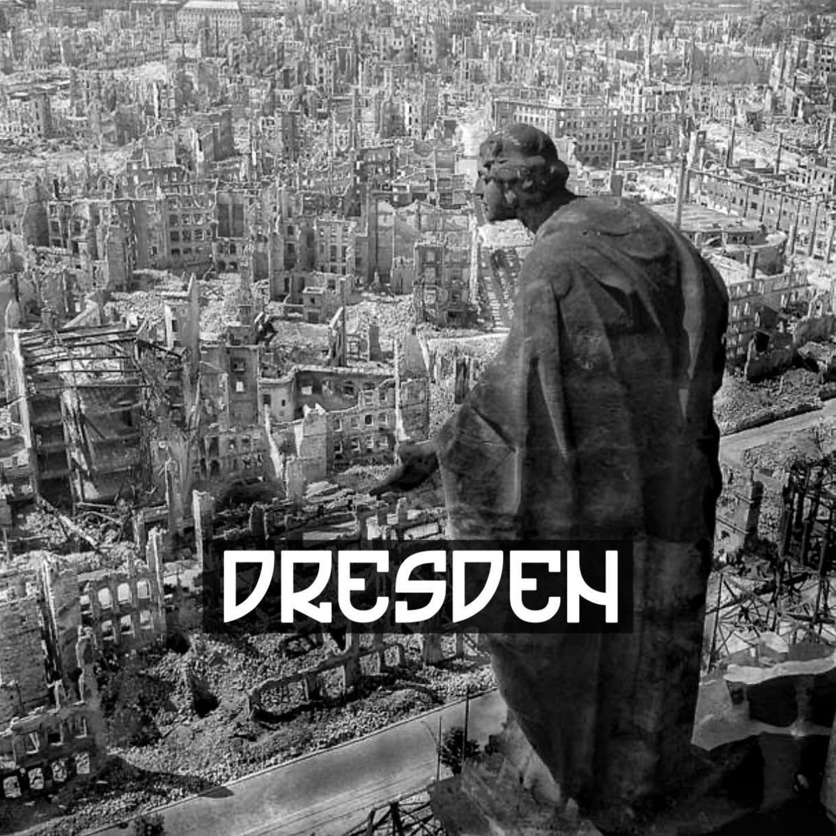samuraioccident's tweet photo. 🇩🇪 El 13 de febrero de 1945, la ciudad de #Dresde fue reducida a cenizas durante el ataque de la «tormenta de fuego» llevado a cabo por los angloamericanos, causando la muerte de varias decenas de miles de civiles.

En las últimas semanas de la guerra, la ciudad había visto afluir a cientos de miles de refugiados, lo que elevó su población a casi un millón de personas.

En el espacio de unas pocas horas, se lanzaron 7.000 toneladas de bombas incendiarias sobre la ciudad. La intensidad de los incendios generó temperaturas que superaron los 1.000 grados Celsius, matando a numerosos civiles, en su mayoría mujeres, niños y ancianos, mientras dormían.