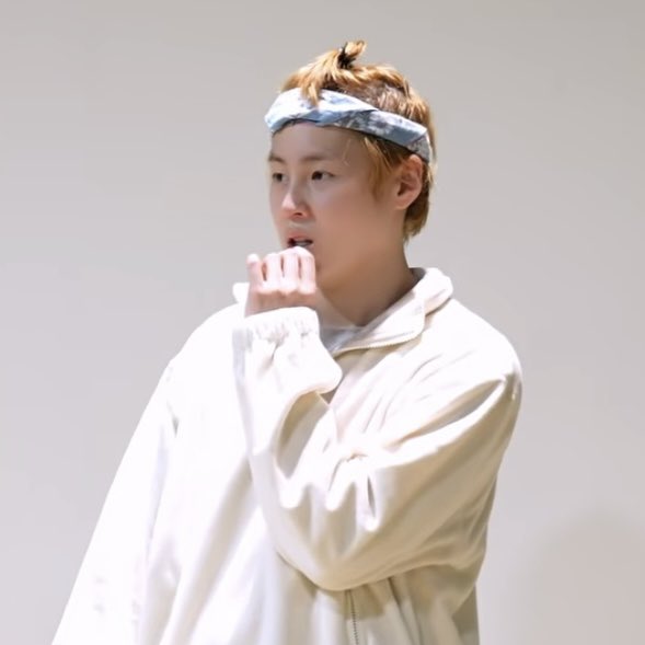 연습할수록 머리스타일 바뀌는거 넘 웃곀ㅋㅋㅋㅋㅋㅋ