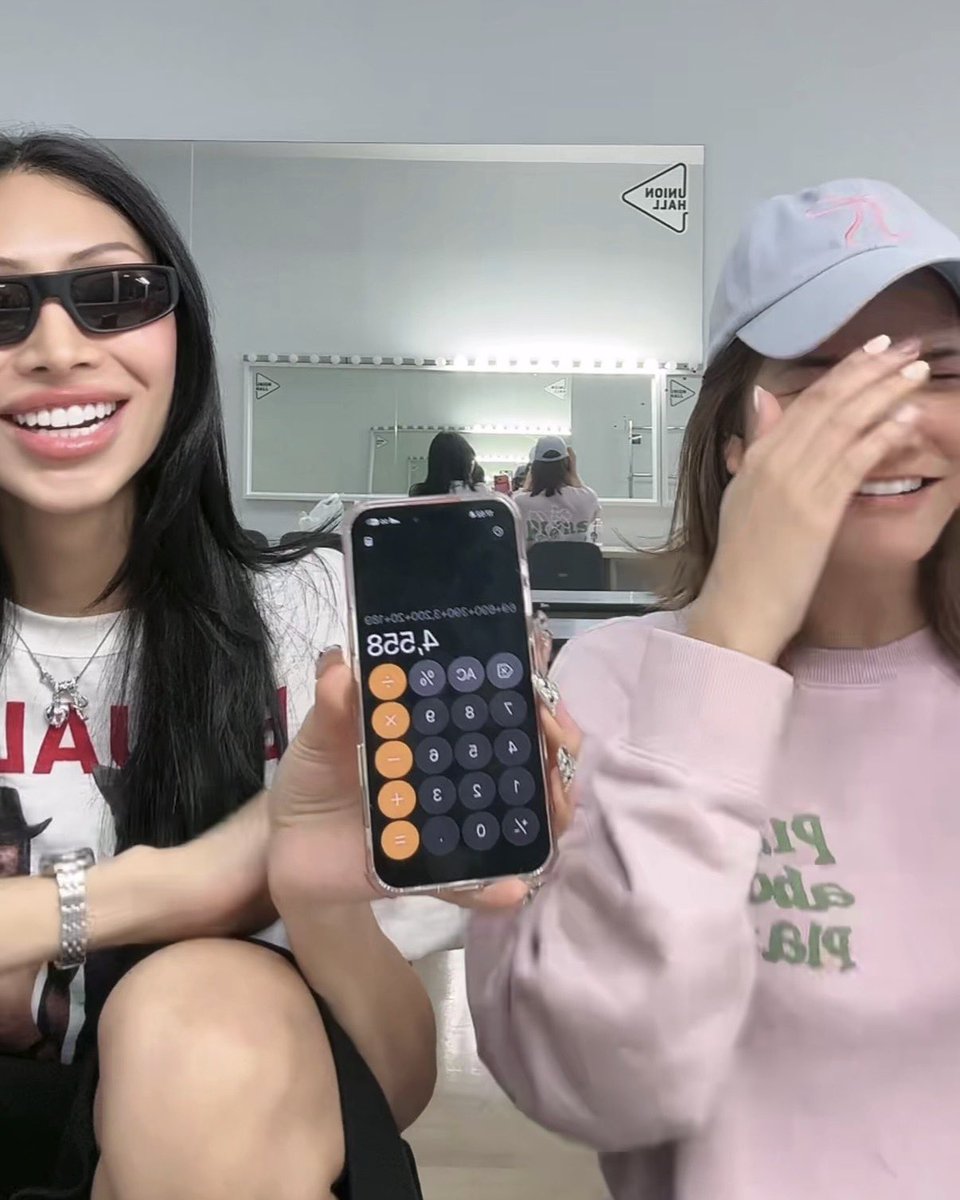 เอ็นดูน้องแพรว่ะ ทั้งตัวพี่ฟลุ๊ควันนี้สองแสนกว่าบาท แต่ยัยแพร 4,558 แล้วต้องหารค่าไฟนอลวอล์คกันคนละสี่หมื่น 5555555555555555555