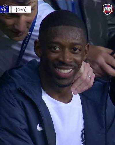 Ce matin je prend le tram pour aller au taff y’a un gars il me dit «  toi non plus tu badge pas ?» on commence à rigolé ensemble et a critiqué la société on refait le monde 10 minutes après il ce lève il dit «bonjour Monsieur titre de transport svp» avec un grand sourire comme ça