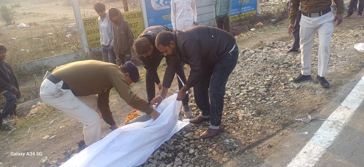 आज फिर एक रोड चौड़ी न होने का कारण आज फिर एक्सीडेंट हुआ और विरोध करने पर मुझे गिरफ्तार किया गया है जेल से में डरने वाला नहीं हूं जंग जारी रहेगी आम आदमी पार्टी जिंदाबाद
<a href="/AAP4Mp/">AAP4MadhyaPradesh</a> <a href="/AAPMPOfficial/">AAP Madhya Pradesh</a> <a href="/ArvindKejriwal/">Arvind Kejriwal</a> <a href="/JSTomarAAP/">Jitender Singh Tomar</a> <a href="/AAPUttarPradesh/">Aam Aadmi Party- Uttar Pradesh</a> <a href="/msisodia/">Manish Sisodia</a> <a href="/NunaAbhilasha/">Abhilasha Jain</a> <a href="/VishvenderAap/">Vishvender Singh</a>