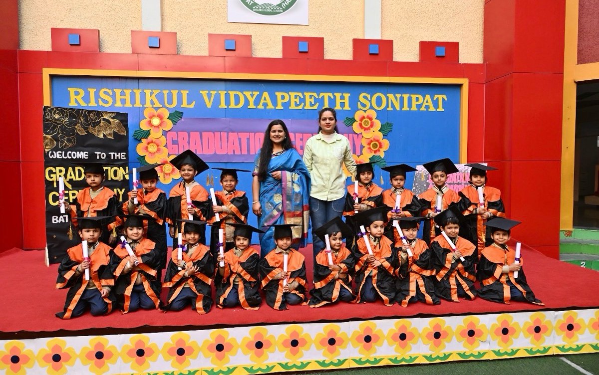 rishikulvp's tweet photo. Caps flying high and dreams even higher! 🎓🌈
Today we celebrate growth, confidence, and the beautiful journey of our pre-primary stars ✨
#GraduationCeremony #KindergartenGraduation #ProudTeacher #LittleStars #NewBeginnings #EarlyEducation #HappyFaces #MilestoneMoment https://t.co/Tmmr4B3v2o