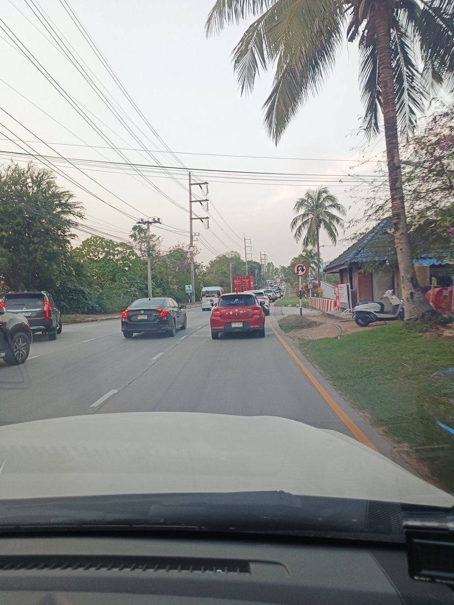 ไก่ทอด tweet media