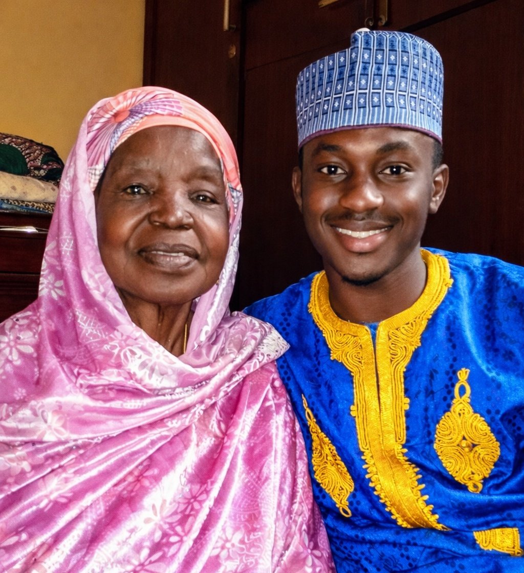 Pretetee's tweet photo. 13/02/2026 – Shekara Biyar (5) da rasuwar Kakar Mu Hajja (Mai Babban Daki), Mahaifiya ga Mai Martaba Sarkin Hadejia, Alh. Dr. Adamu Abubakar Maje, CON.
Muna addu’a Allah Ubangiji Ya gafarta mata, Ya sa Aljannatul Firdausi ta zama makomarta, Ya sa kabarinta ya zamo haske da yalwa. https://t.co/O6J4XUTpql
