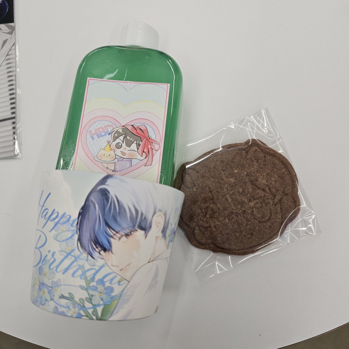 사진 보다가 기억났다
쿠키샀던걸..