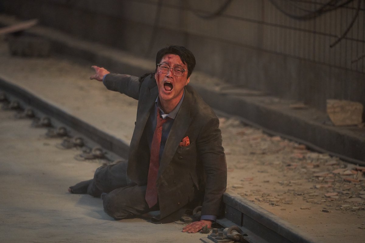 ◈━━━サブキャラクター紹介━━━◈
　日和見主義的な自己中上司
　#チェ・ヨンジュン as ハン・ミョンオ
◈━━━━━━━━━━━━━━━━━◈

ドクシャとサンアの職場の上司。
上司だったという過去の権力を振りかざし、利己的な選択をし続ける。

＃全知的な読者の視点から