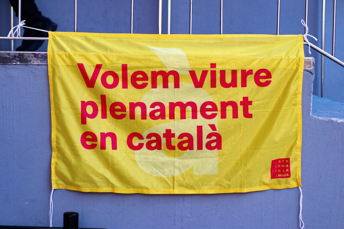 A La Verneda ho tenim clar, 𝐯𝐨𝐥𝐞𝐦 𝐯𝐢𝐮𝐫𝐞 𝐩𝐥𝐞𝐧𝐚𝐦𝐞𝐧𝐭 𝐞𝐧 𝐜𝐚𝐭𝐚𝐥𝐚̀! <a href="/llenguacat/">Plataforma per la Llengua</a> ✊👏

🟨🟥🟨🟥🟨🟥🟨🟥🟨