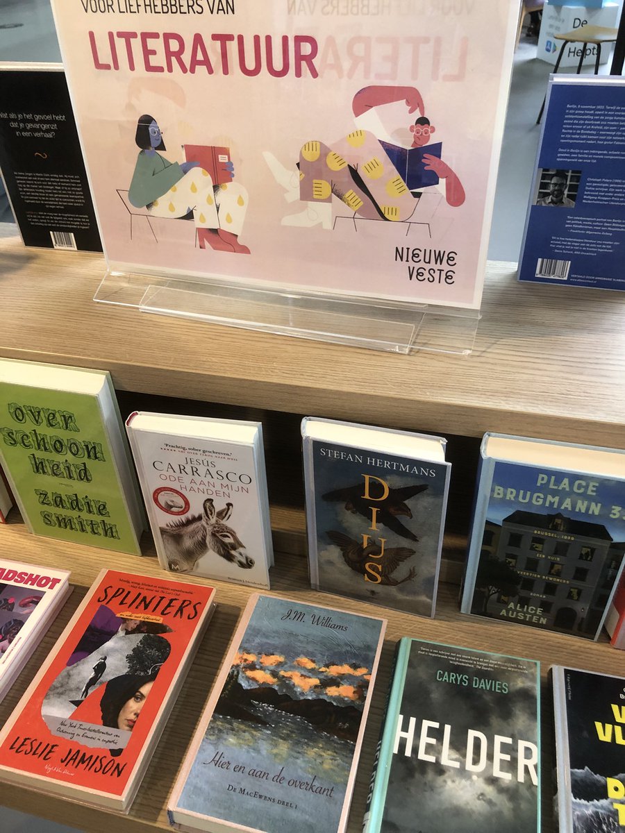 Na drie maanden eindelijk eens een keer níet uitgeleend.
‘Hier en aan de overkant’ staat inmiddels in zo’n 70 bibliotheken 📚
Leen ‘m, lees ‘m, en laat weten wat je ervan vindt.
#boekentip #historischeroman #hebban