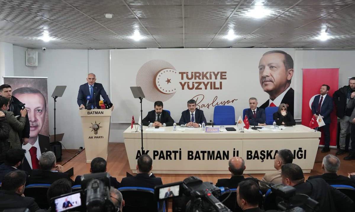 m_mujdeci's tweet photo. Şubat Ayı Daraltılmış İl Danışma Meclisi Toplantımızı; Kültür ve Turizm Bakanımız Sn. @MehmetNuriErsoy , Milletvekilimiz Sn. @fnasiroglu , İl Başkanımız Sn. @SansiHuseyin ve kıymetli teşkilat mensuplarımızın katılımıyla gerçekleştirdik.
#mehmetnuriersoy https://t.co/ArOEFcSajl
