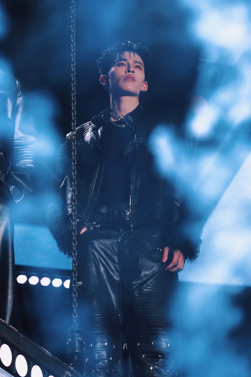 พี่ไม่ตายก็ดีถมไปปอนด์เอยยย 

JASPER KINDLED FIRSTRISE 

#RISERCONCERTD1
#ppnaravit