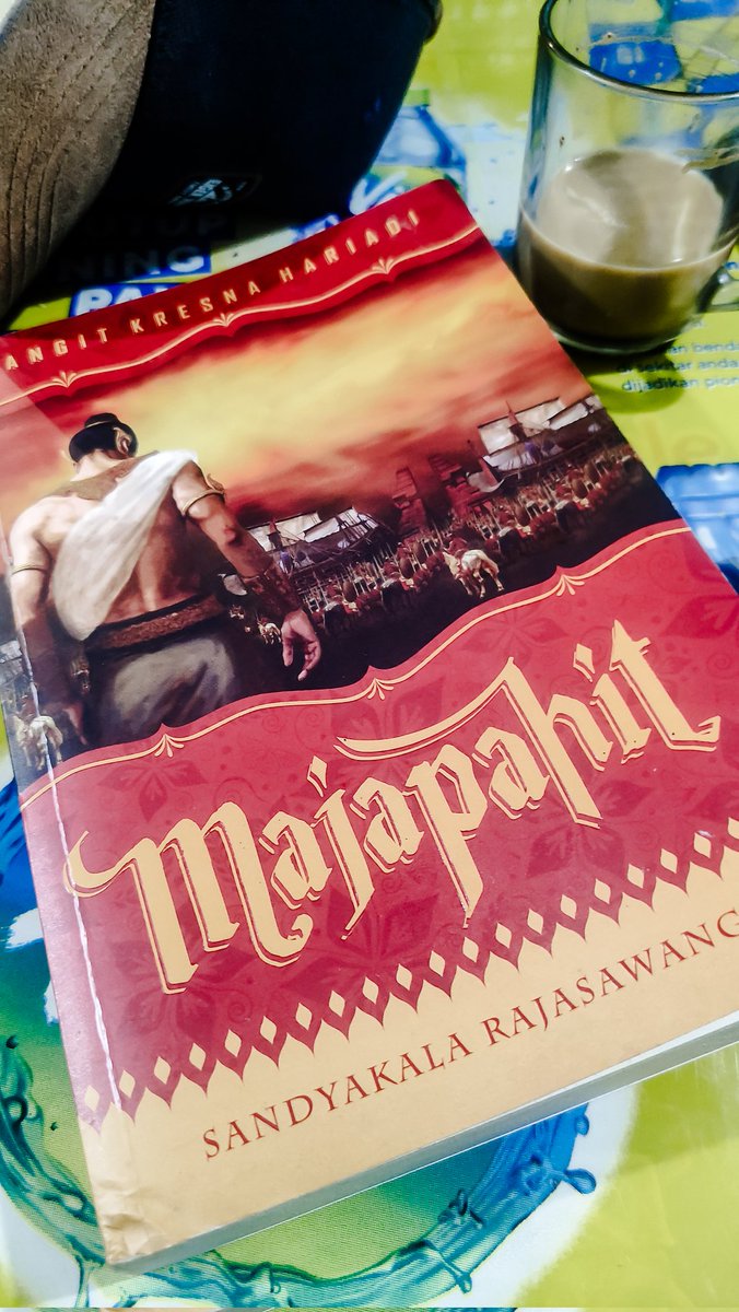senogp's tweet photo. Membaca roman sejarah itu emang asik klo dilanjutkan dengan buku bertema sama. Coba baca Arok Dedes dilanjut Tutur Dedes, kemudian baca Majapahit dari Langit Kresna. 

Oiya jangan lupa, ada baiknya setelah membaca fiksi roman sejarah dibarengi pula dg membaca buku non fiksinya. https://t.co/c3gxrycG6t