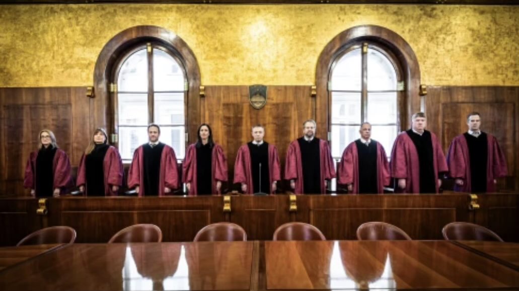 vitac111's tweet photo. @UstavnoSodisce  Doc. dr. Rok Čeferin Doc. dr. Neža Kogovšek Šalamon Prof. dr. Matej Accetto Prof. Dr. Dr. Klemen Jaklič Prof. dr. Rajko Knez Prof. dr. Katja Šugman Stubbs Prof. dr. Rok Svetlič Mag. Nina Betetto Dr. Primož Gorkič https://t.co/4LsJTAIg04