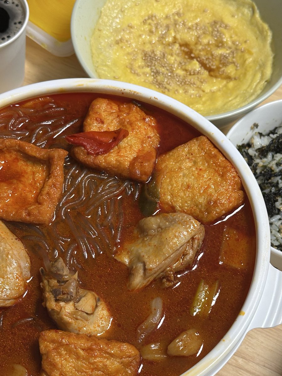 mymeal_'s tweet photo. 엽기닭볶음탕 유부 추가
계란찜 주먹밥 바삭치즈만두 https://t.co/KJcBZppi7D