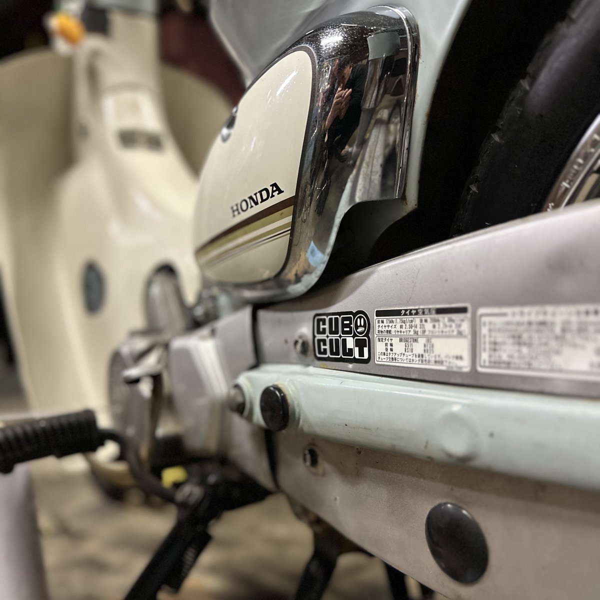 ショップステッカーみたいな感じで貼ってみた🙂