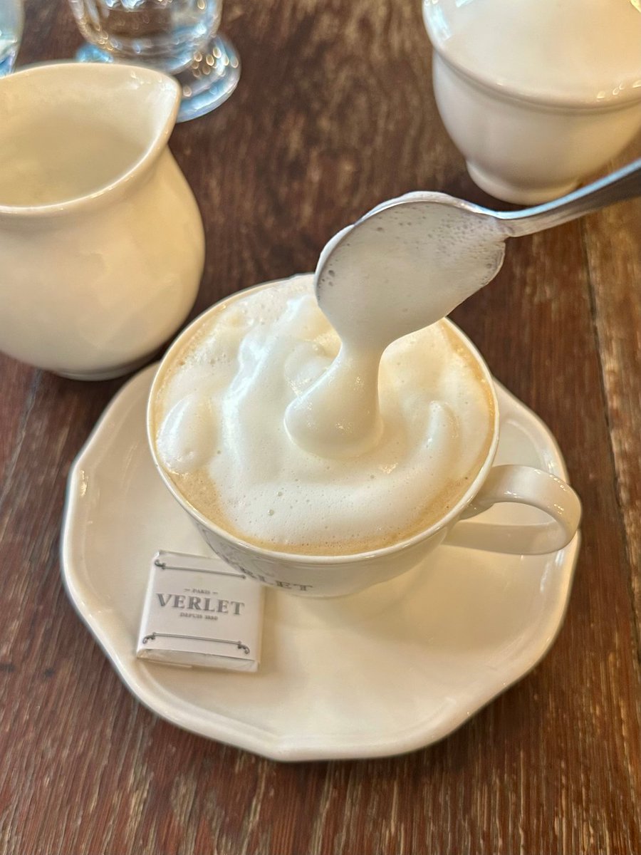 Freya8ume's tweet photo. Finding the sweet spot between coffee and chocolate. https://t.co/5u6tNGJ7AB