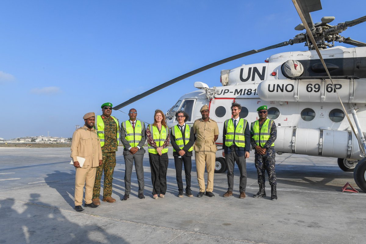 UNSOS_'s tweet photo. 🇬🇧🇸🇴🇺🇳UK Minister for International Development & Africa @JennyChapman visited #UNSOS Aviation at Mogadishu Airport to see how the mission supports frontline operations with @aussom_ & the Somali Security Forces (#SSF) across #Somalia.
 
Acting ASG and Head of @UNSOS_, Qurat-ul-Ain Sadozai, greeted the UK Minister & @CharlesKingFCDO, and thanked @FCDOGovUK & @UKinSomalia for their continued support to the #SSFTrustFund & UK #Partnership in advancing Somalia’s #SecurityTransition.
  
🔗 Learn more: https://t.co/XIyGlJk1x9

#GoFarGoTogether #SupportedByUNSOS