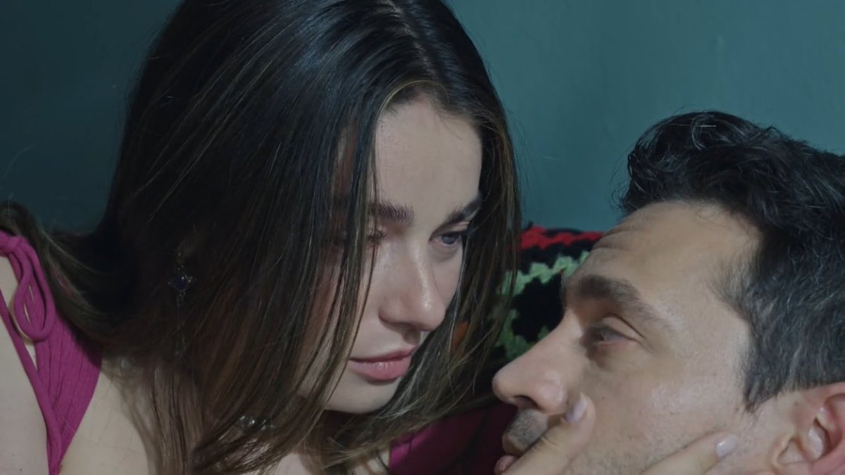Bir an önce ikinci sezon haberi gelebilir mi artık? Bu ikiliyi izlemeyi özledik ❤️‍🔥🥺 #AyçaAyşinTuran #EkinKoç