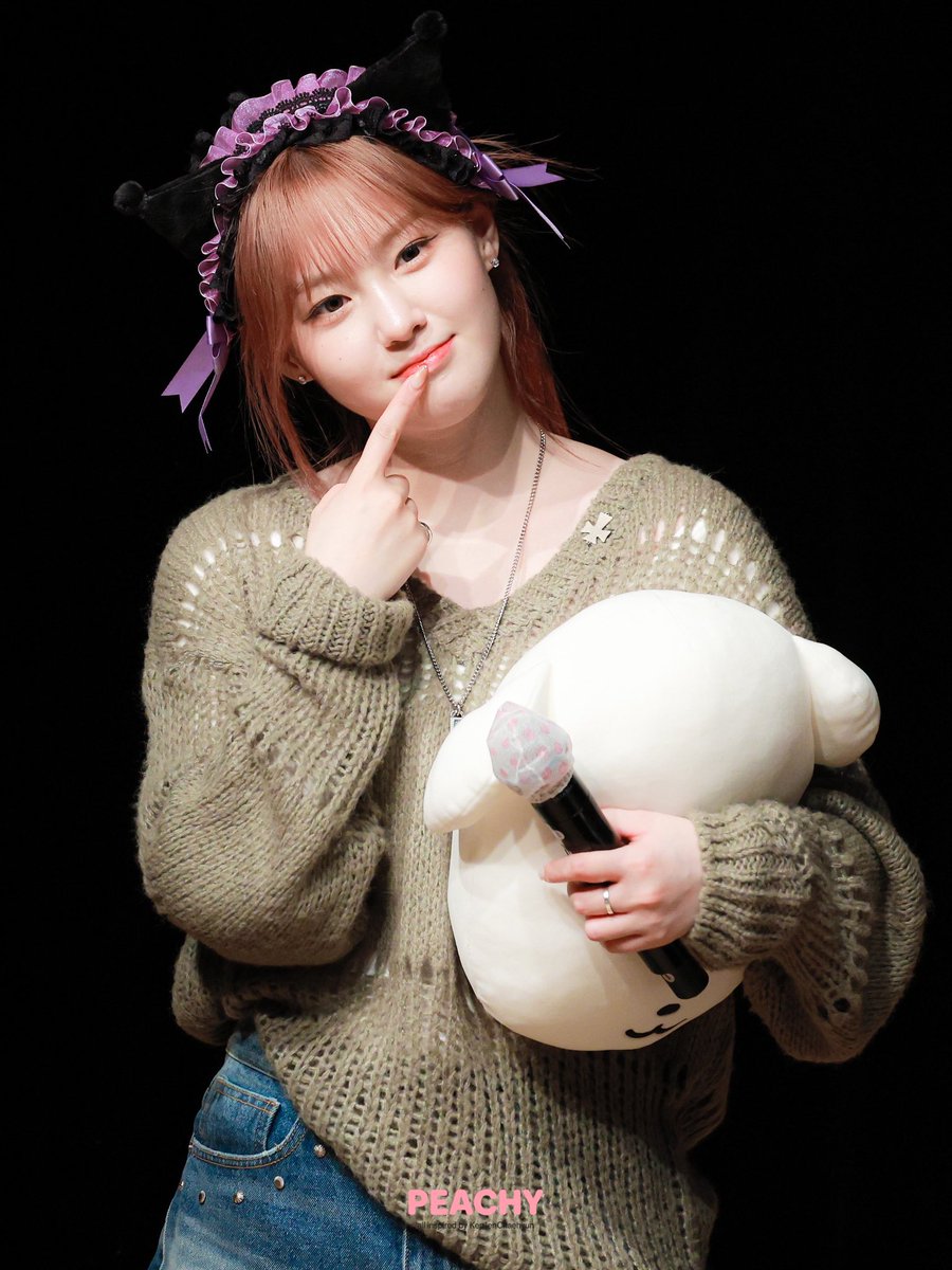 ᴘᴇᴀᴄʜʏ tweet media