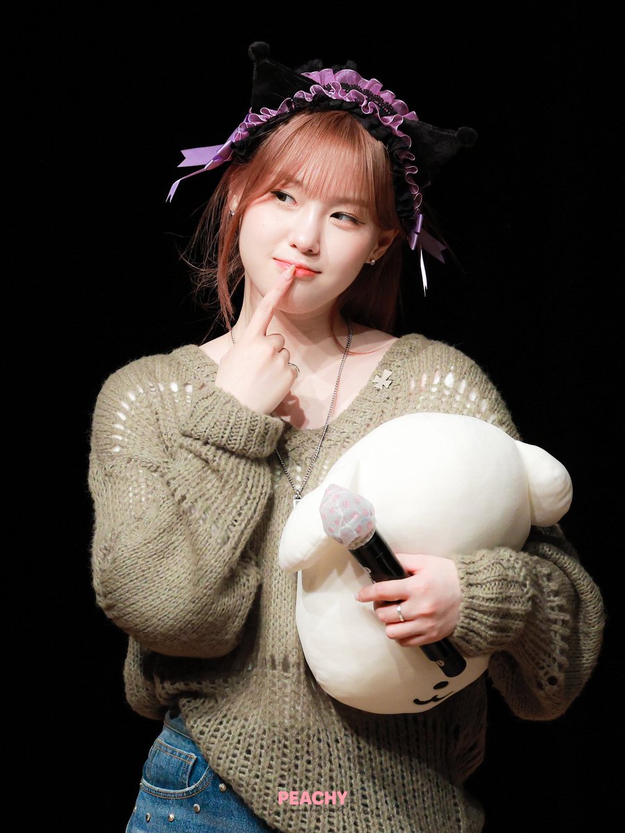 ᴘᴇᴀᴄʜʏ tweet media