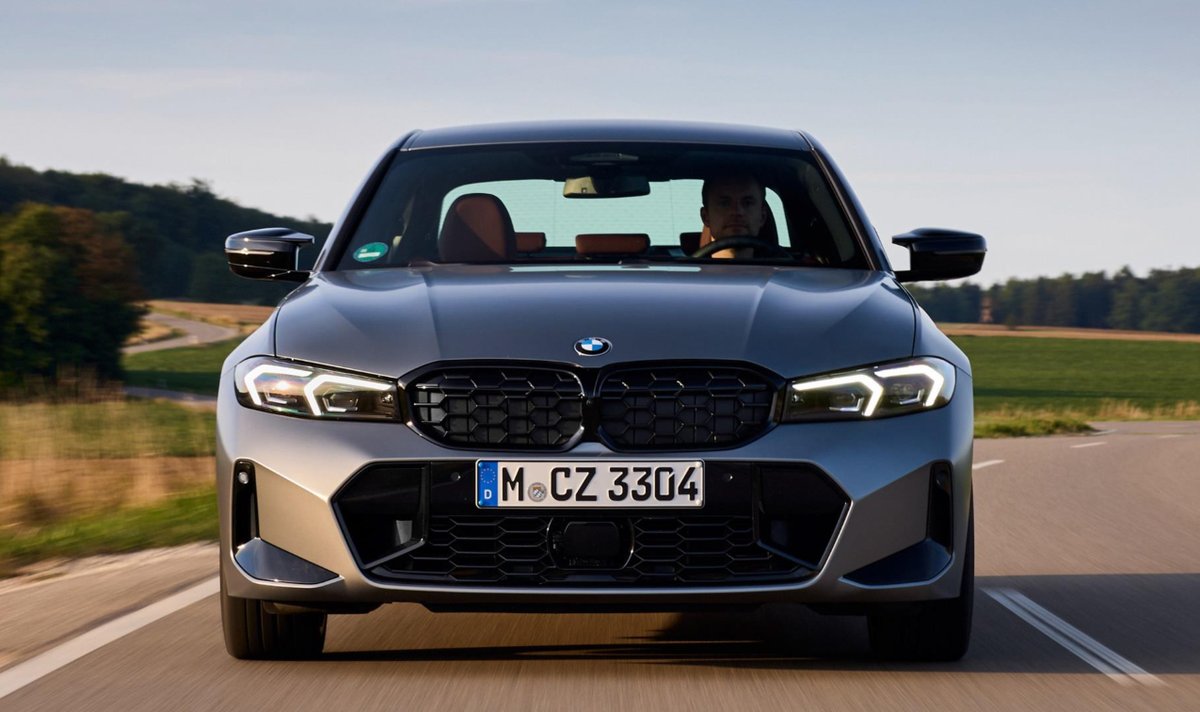 InfoAutoAr's tweet image. #Lanzamiento Te contamos los detalles del nuevo BMW que ya se vende en Argentina 👉infoauto.com.ar/noticias/artic…

Se trata del BMW Serie 3 “50 Jahre Edition” . Es una serie especial de la séptima generación del sedán de BMW para el Segmento D (mediano)

#InfoAuto