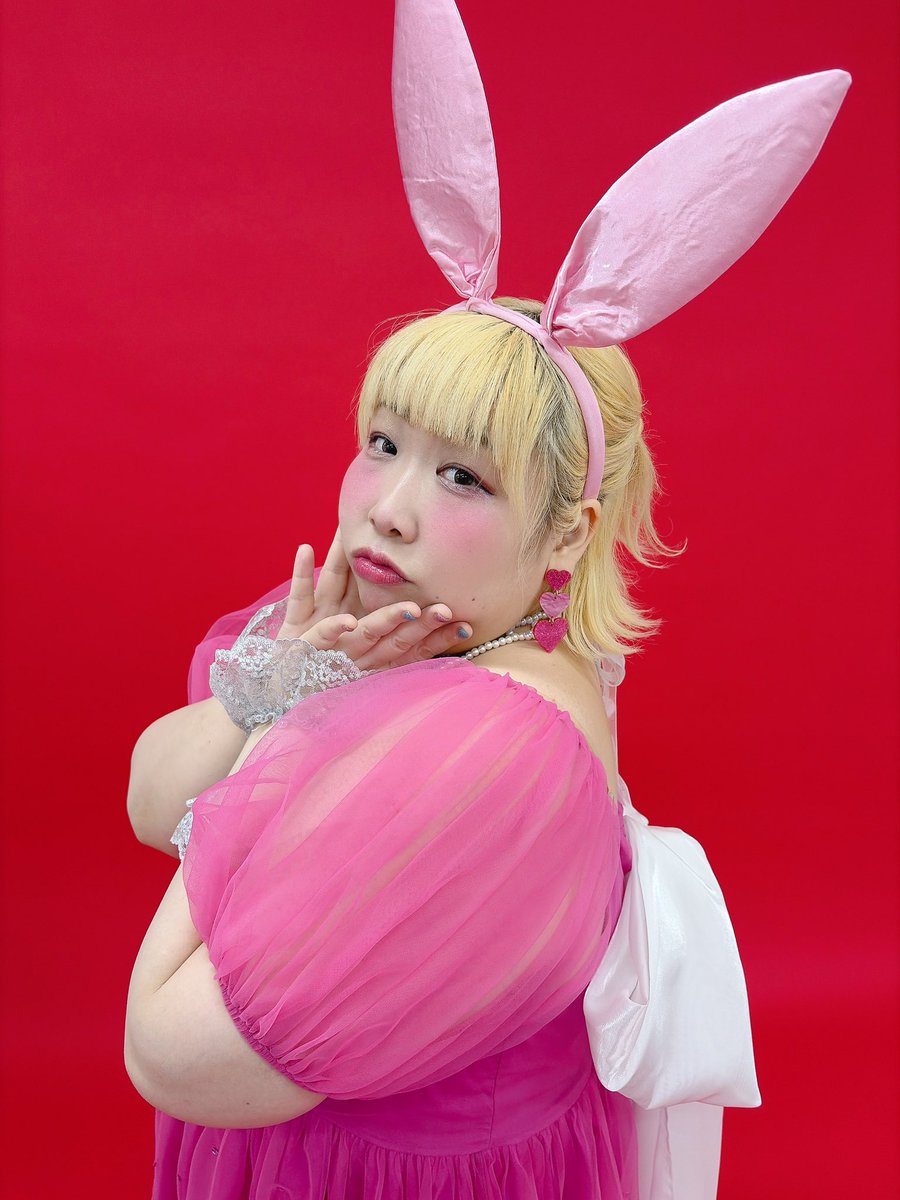 rietann1205's tweet photo. #バーレスク0
ブローリー役にて出演いたします🐰💗

だいすきなブローリーに
また出会えてとっても嬉しい🤍

お馴染みのキャラクターから
新たなキャラクターまで揃って
いまからわくわくです✊🏻🔥

笑って泣いて踊るぞ〜！！

チケット絶賛発売中🎟️✨
https://t.co/uOJhkrq4QU

#五反田タイガー https://t.co/2xwGFKBCG5