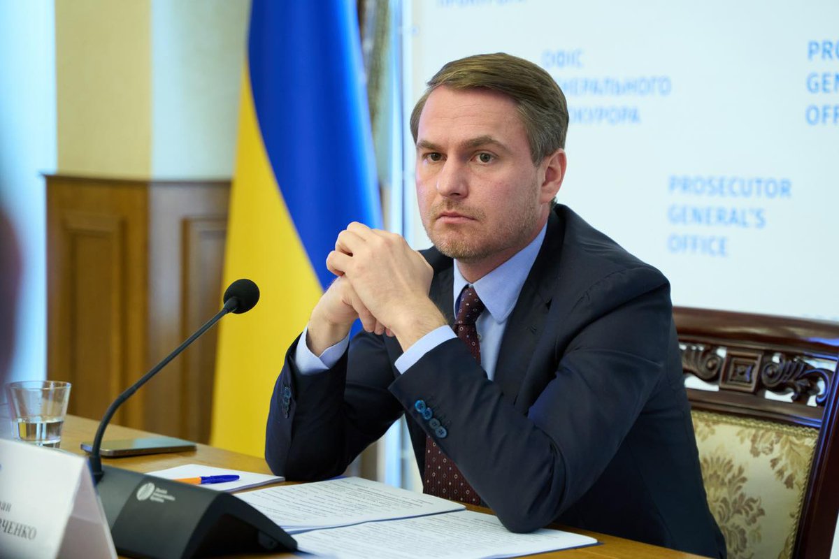 Батько генпрокурора Кравченка має громадянство РФ. У родичів заступників - теж зв’язки з РФ, - ЗМІ

censor.net/ua/n3600399