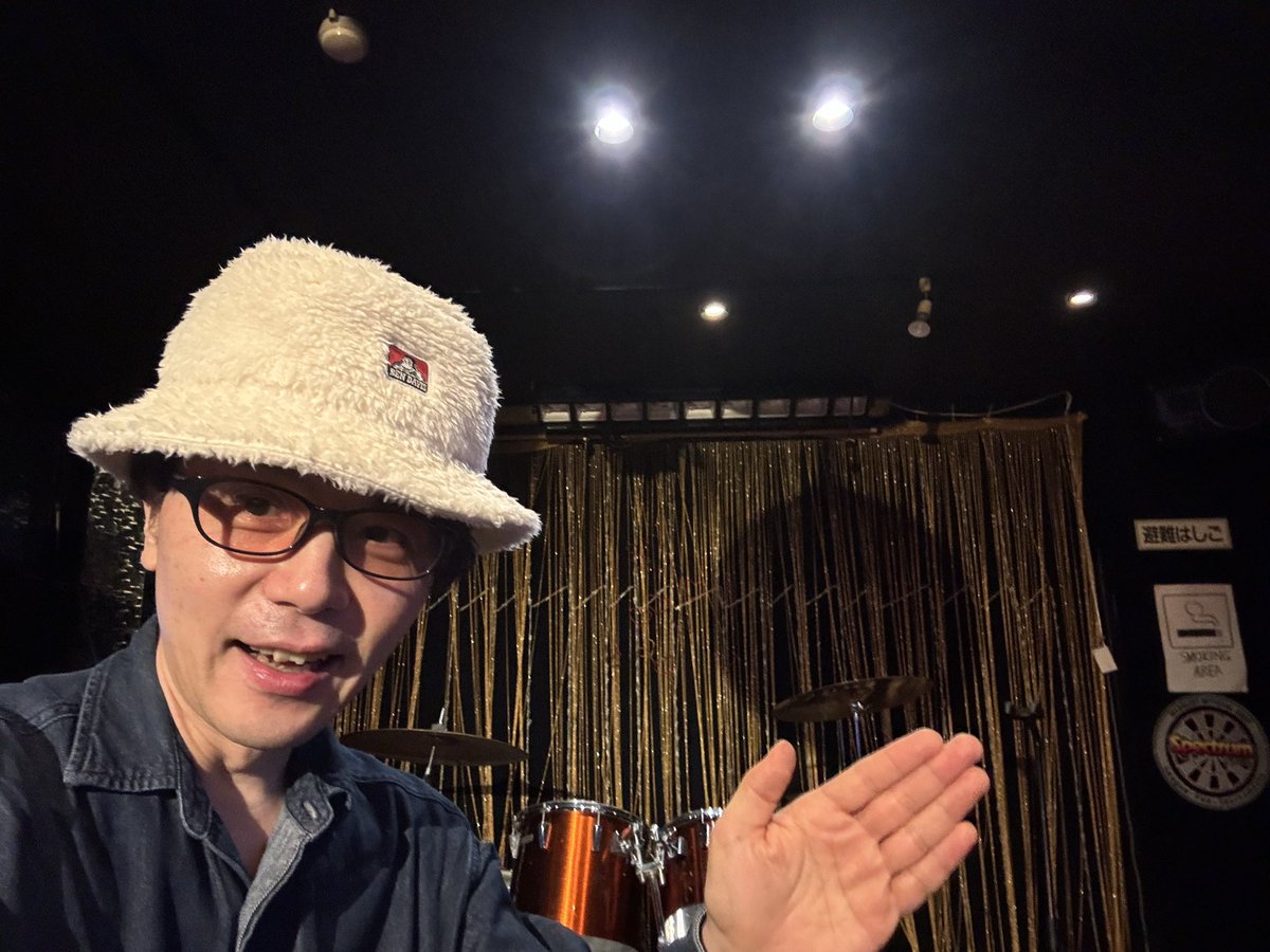 秋田のjimmyさんに来てます、楽しいお店ですー😃