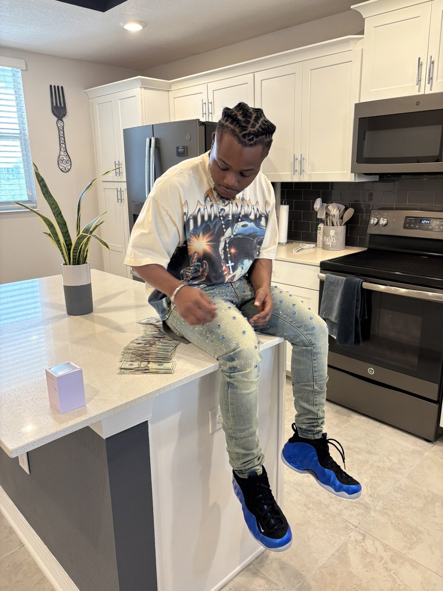 obtrell's tweet photo. Stop tryna keep up crazy man🦅 https://t.co/5X08og7HJP