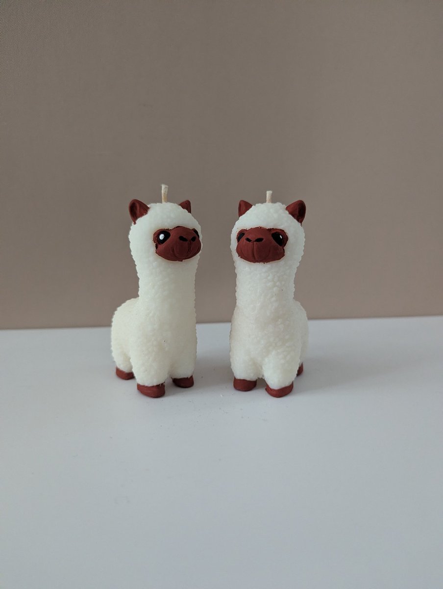 Знову треба закривати борги і купувати віск для окопних свічок 
До продажу альпаки близнючки
Оливковий віск, аромат Карамельний попкорн - один з моїх особистих топів
300 грн кожна
Відправка новою поштою або укрпоштою
#укркрафт