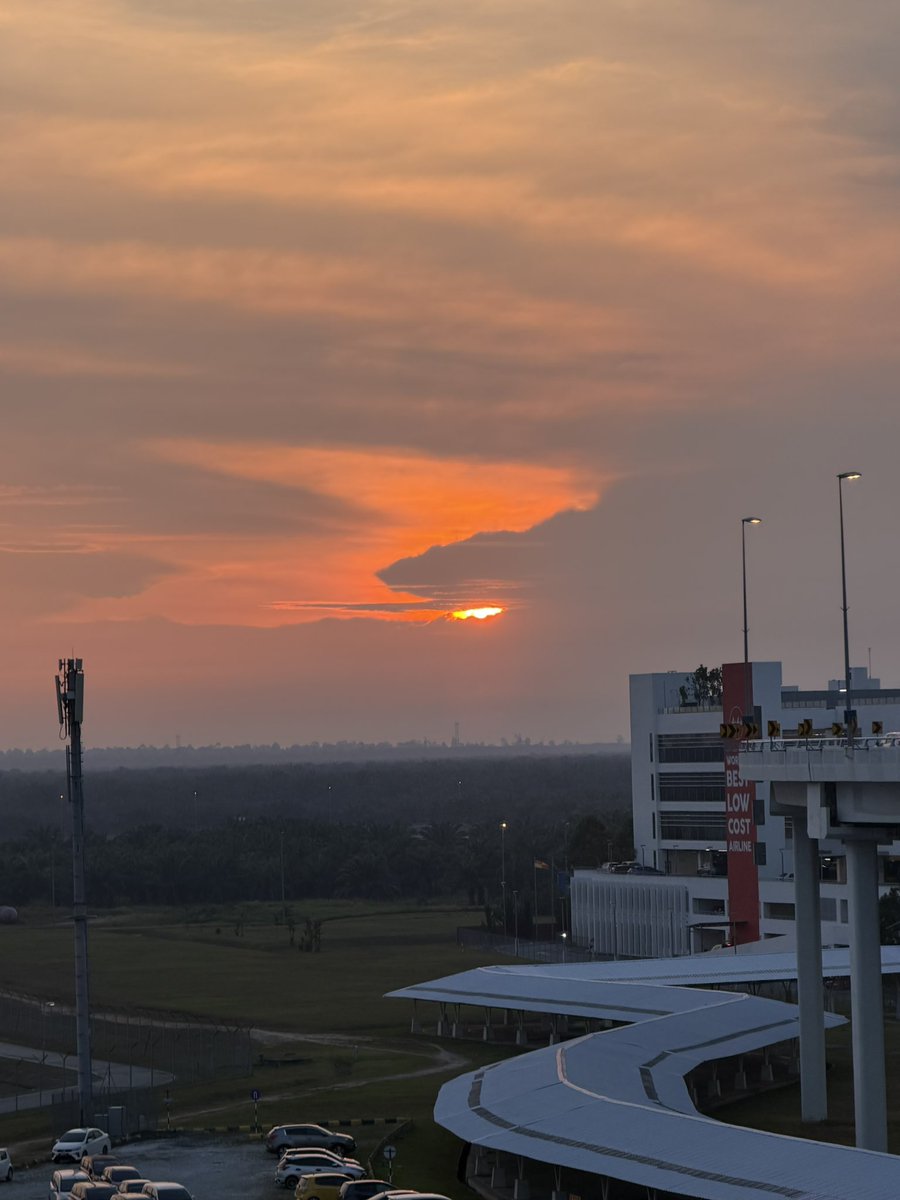 Simon Buckmaster tweet media